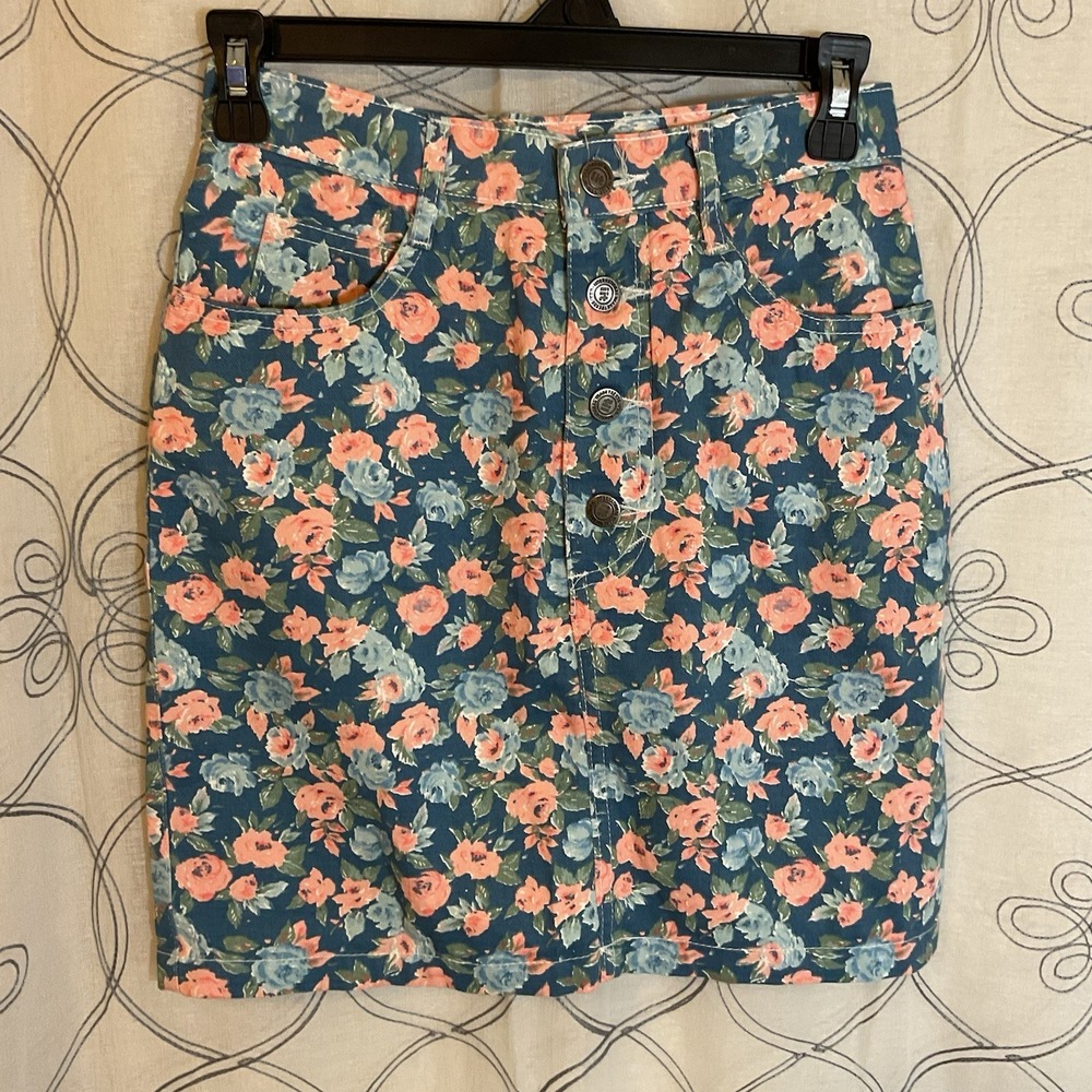 Women's iit Blue Peach Short‎ Skirt Pockets Button Front Size 3